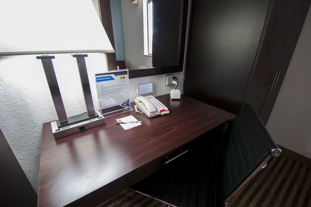 Suite, Multiple Beds, Non Smoking photo 1