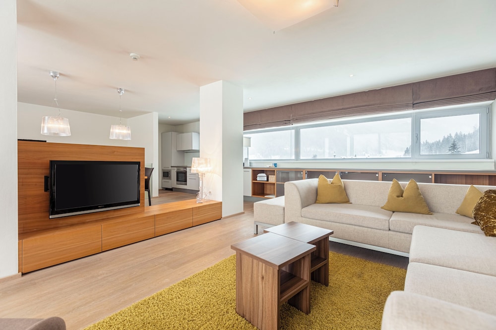 Superior Ferienwohnung mit 2 Schlafzimmern & Sommer Pool