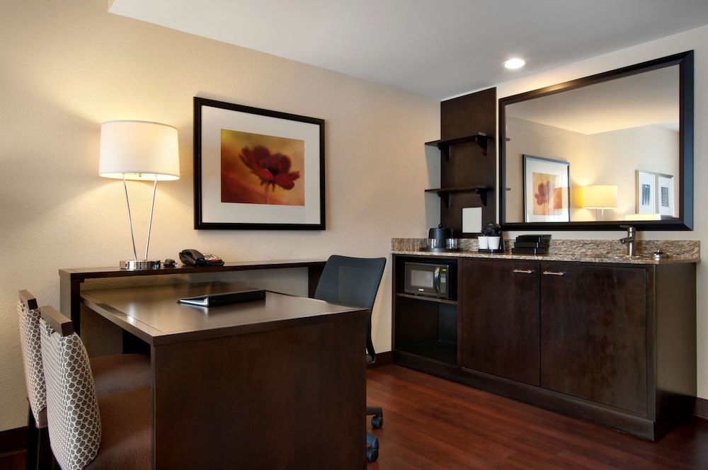 Suite, 2 Queen Beds, Accessible (Hearing) - Photo 4