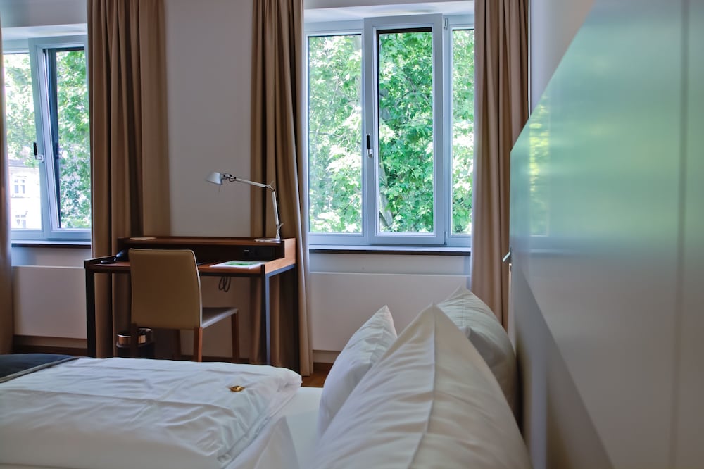 Standard Double Room - Photo 2