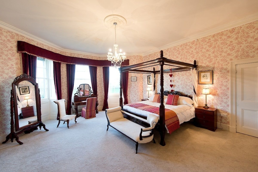 Master Bedroom photo 1