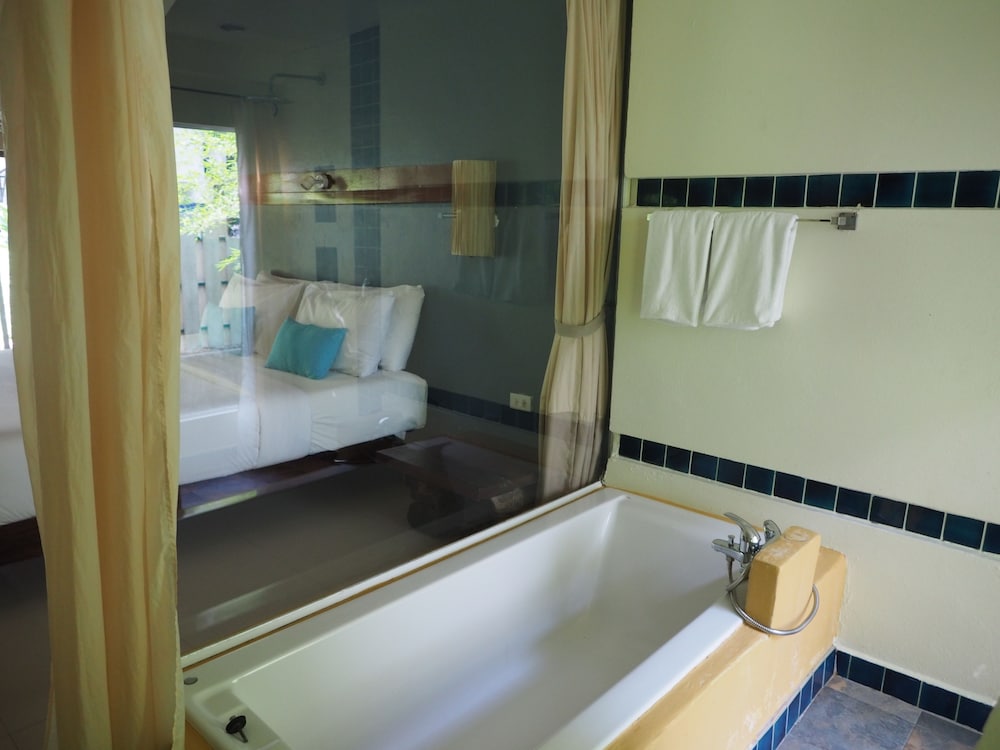 Pool Deluxe photo 3