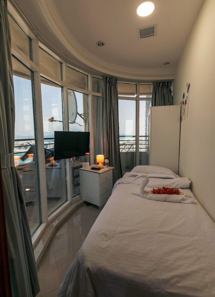 Comfort Single Room, Women only, Sea View, Tower photo 2