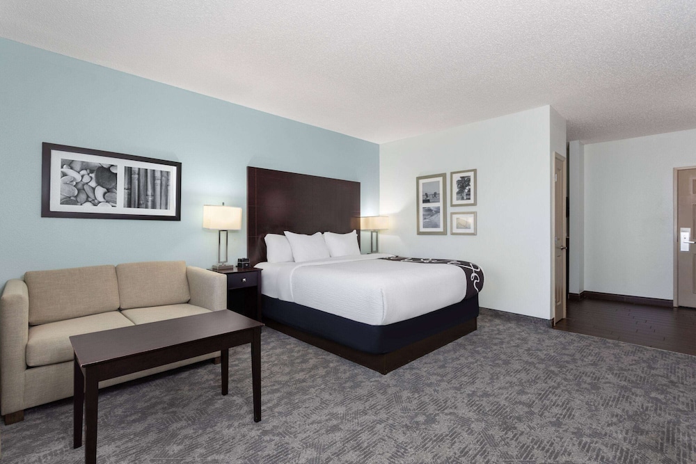 Room, 1 King Bed (Various Views) - Photo 2