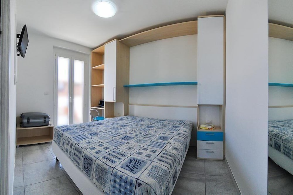 Apartment, 1 Queen Bed with Sofa bed, Non Smoking, Balcony photo 1