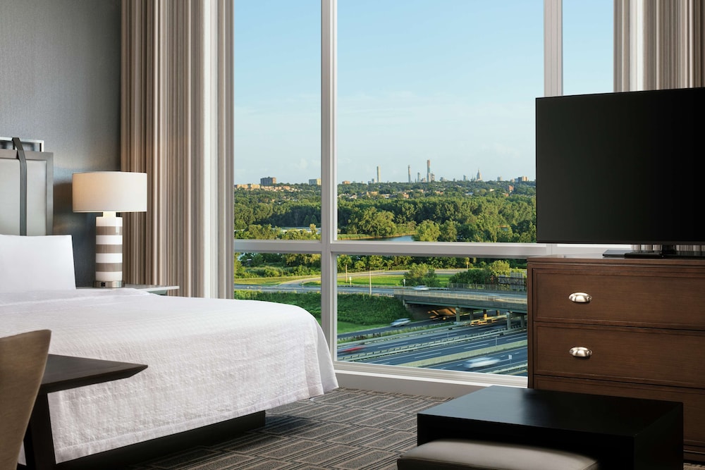 Suite, 2 Queen Beds, Accessible, City View (Hearing) photo 3