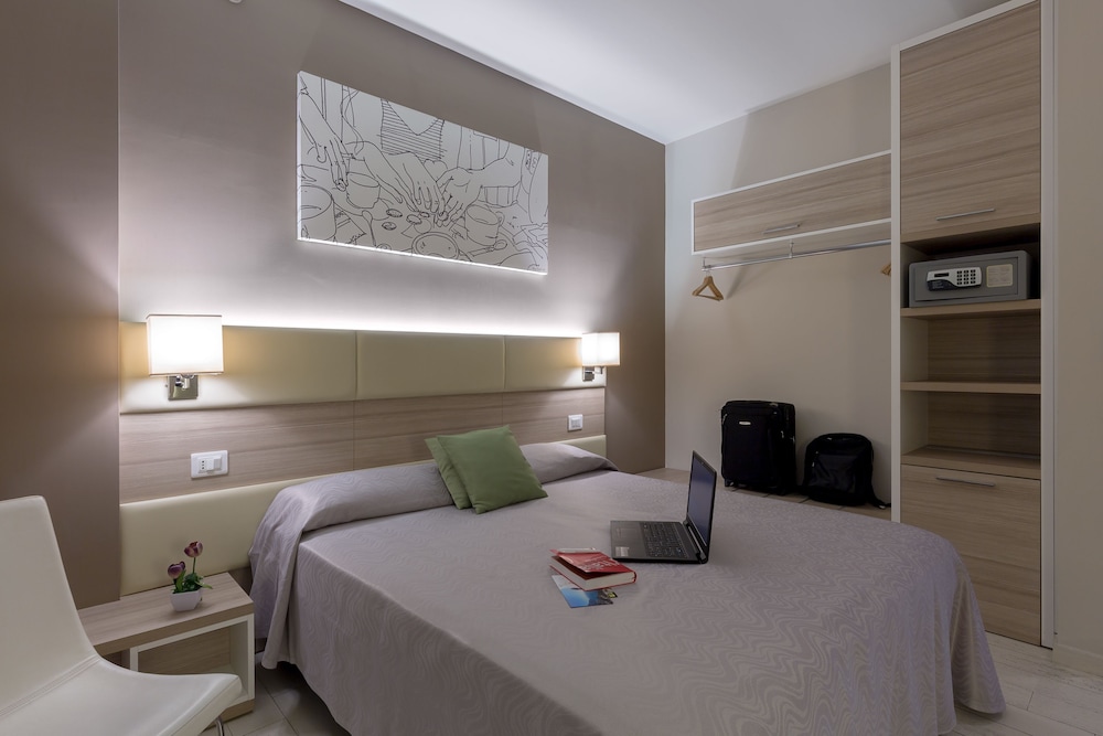 Executive Double Room Single Use, 1 Double or 2 Twin Beds photo 2