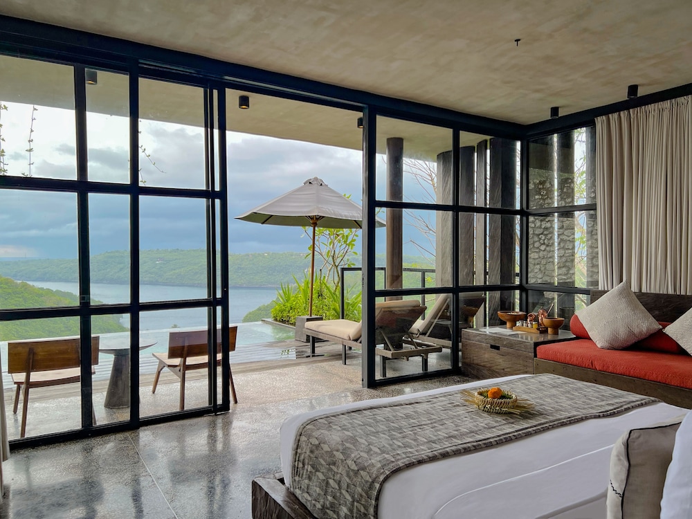 One Bedroom Pool Villa with Sea View