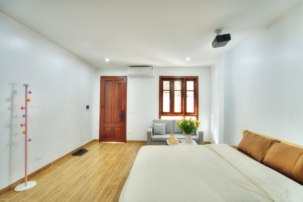 Standard Double Room, City View