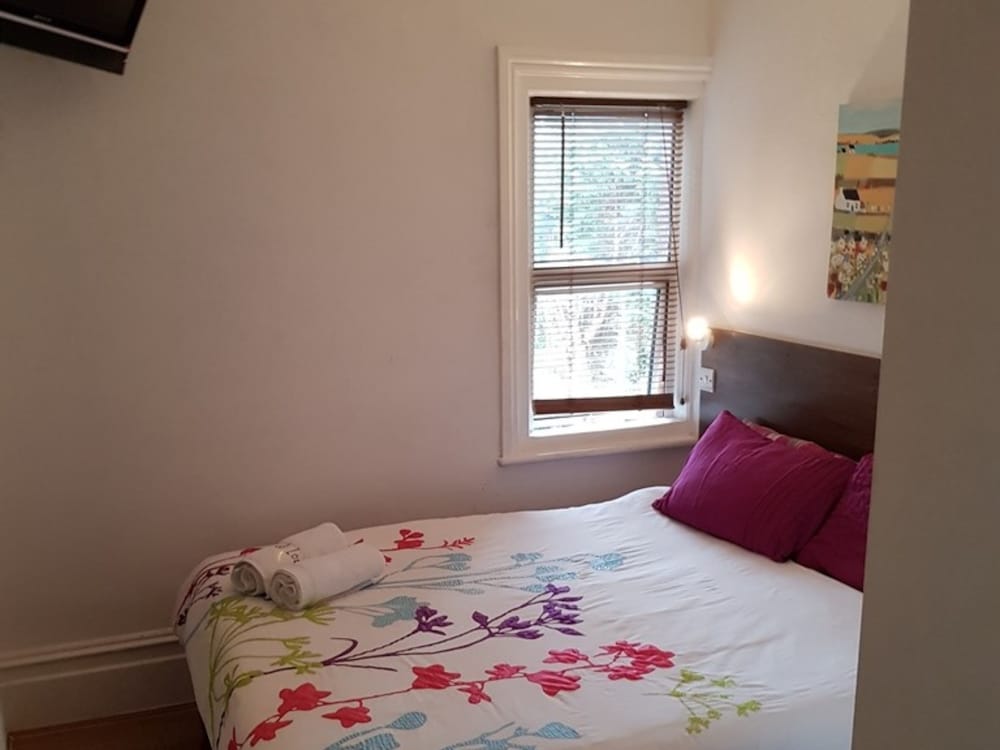 Double or Twin Room, Ensuite - Photo 26