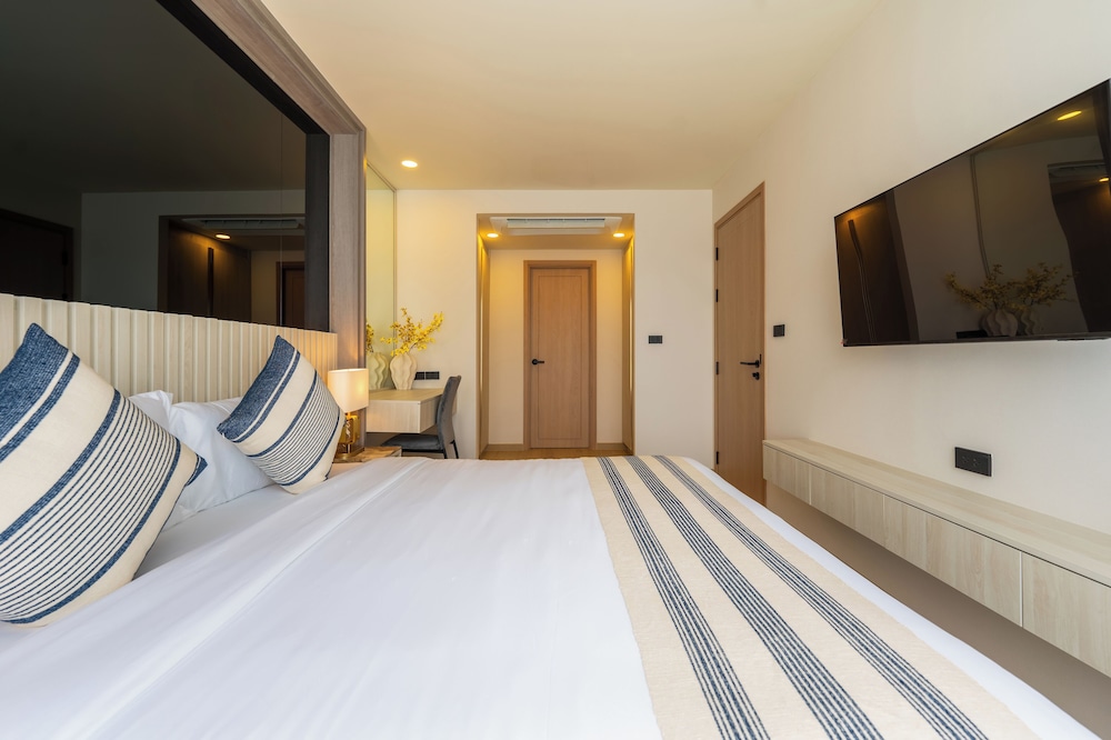 Deluxe Suite - Photo 8