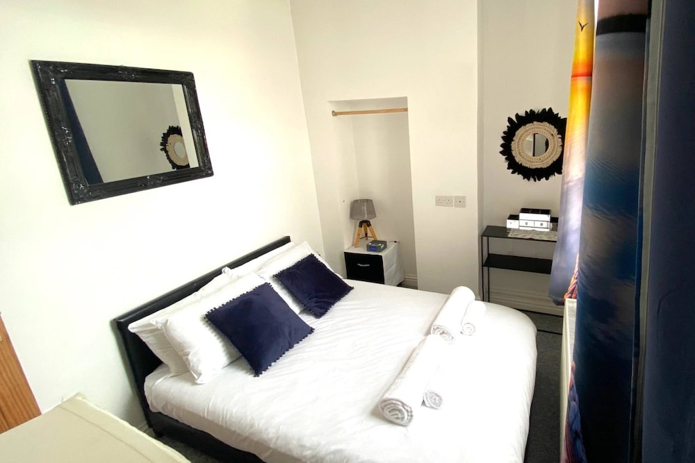 Basic Apartment photo 3