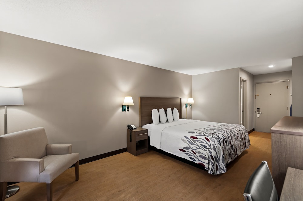 Superior Room, 1 King Bed (Smoke Free) - Photo 2