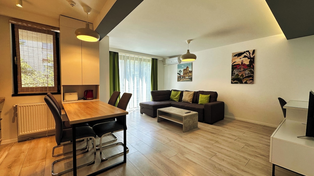 City Apartment, 1 King Bed with Sofa bed, Non Smoking, Kitchen photo 1
