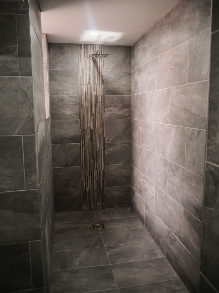Room - Photo 7