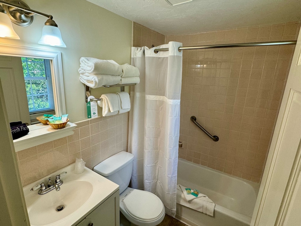Standard Double Room, Private Bathroom (King 1st Floor) photo 2