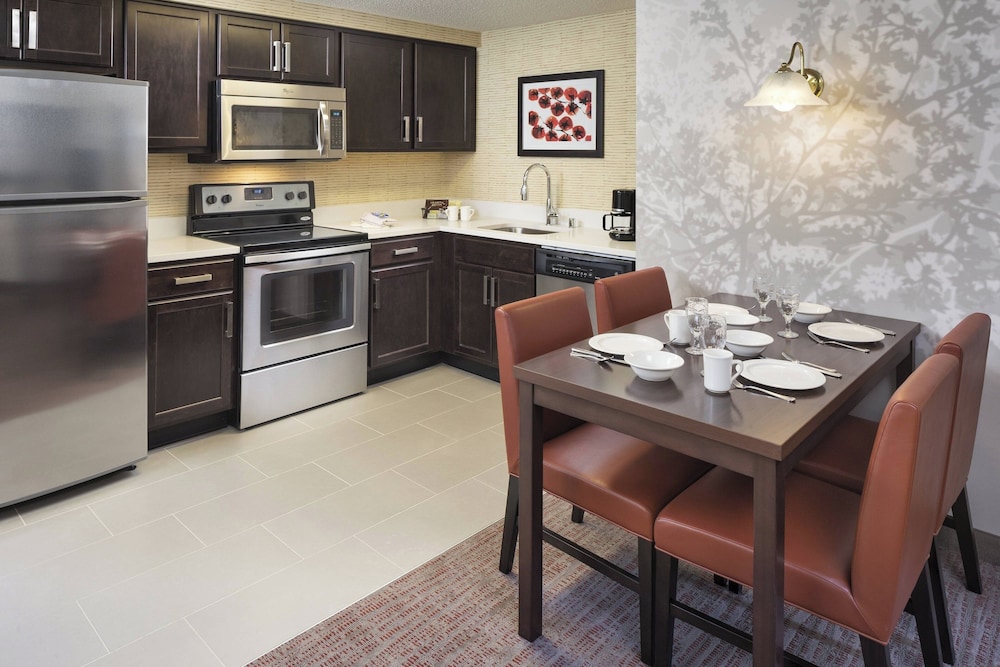 Suite, 2 Bedrooms, Fireplace photo 1