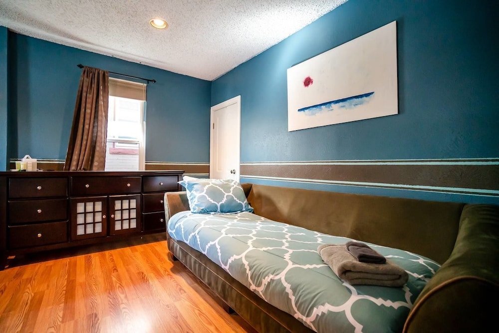 House (3 Bedrooms)