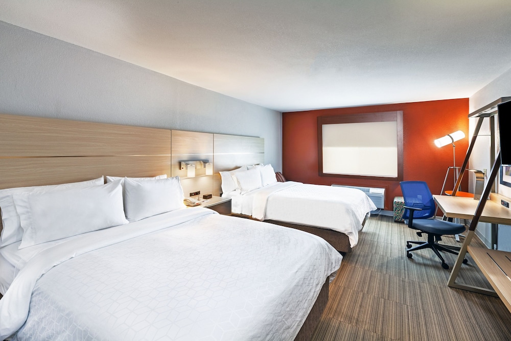 Standard Room, 2 Queen Beds, River View - Photo 2