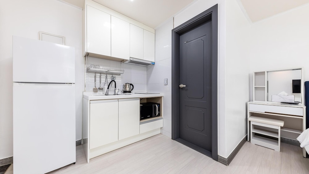 Basic Room, 1 Bedroom (202) - Photo 7
