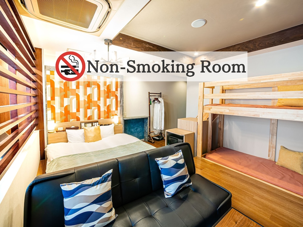 Suite 3 Beds Room - Non-Smoking photo 1