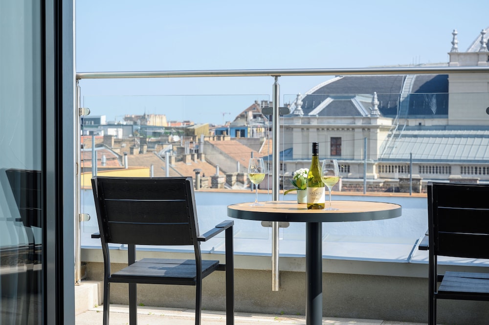 Suite, 1 Bedroom, View (Terrace)