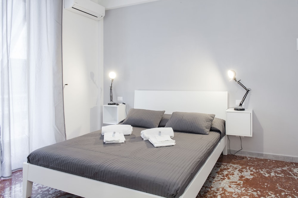 Economy Double Room, 1 Queen Bed
