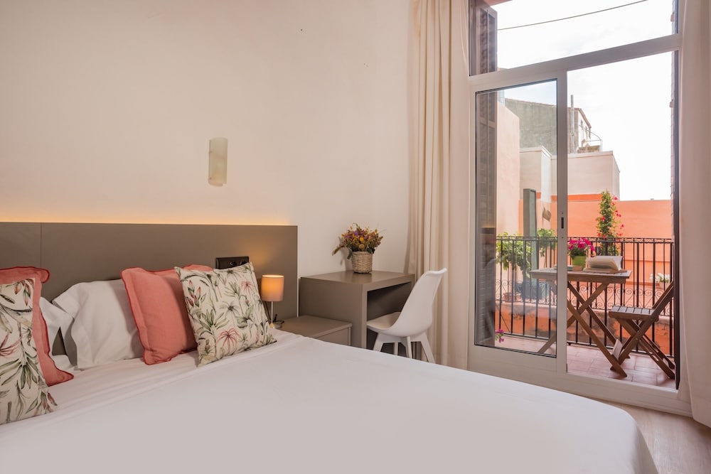 Double Room, Balcony, City View photo 3