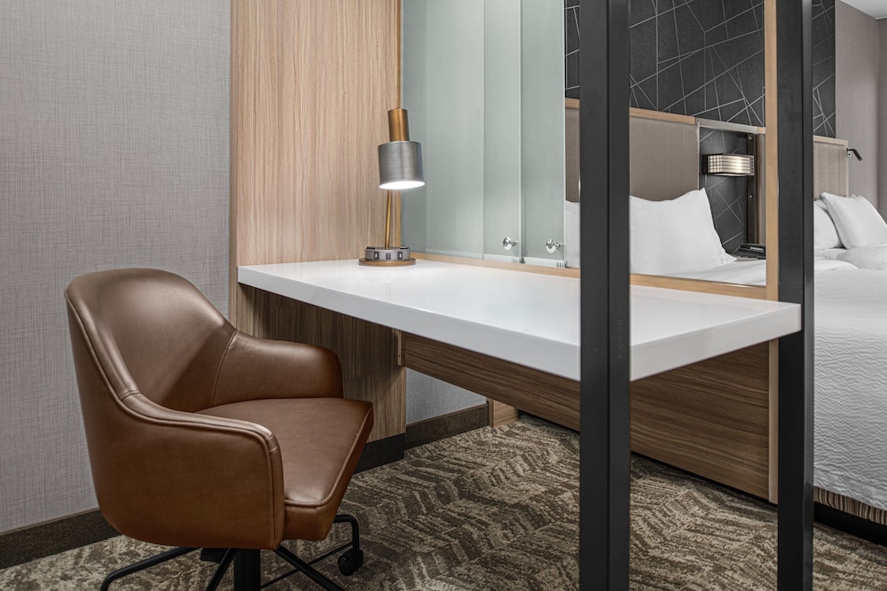 Suite, 2 Queen Beds - Photo 5