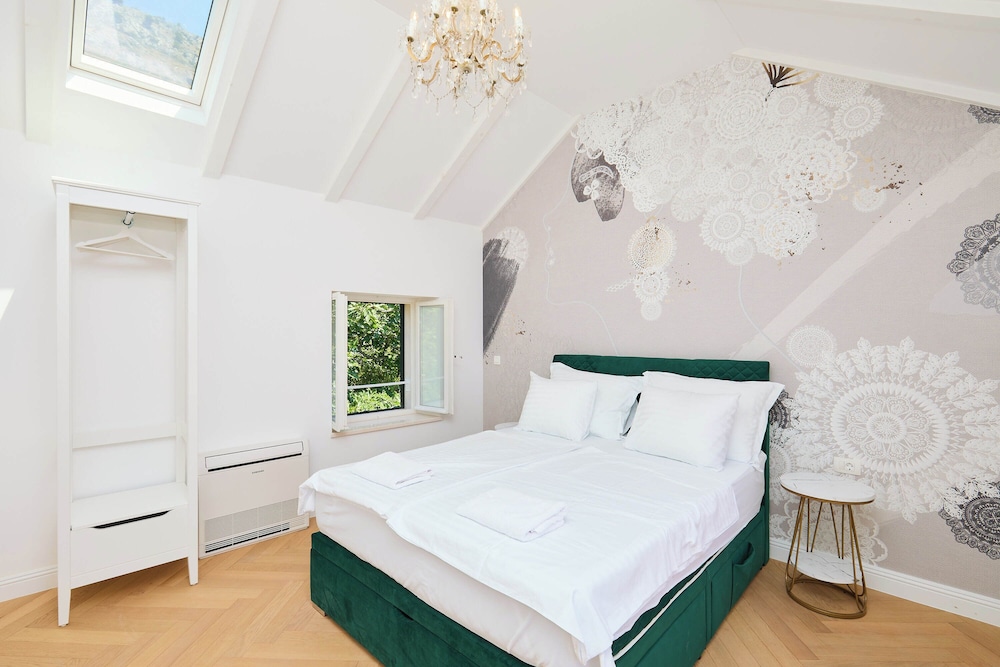 Comfort Double Room, City View