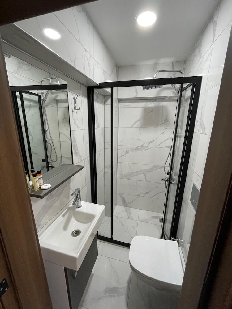 City Double Room - Photo 10