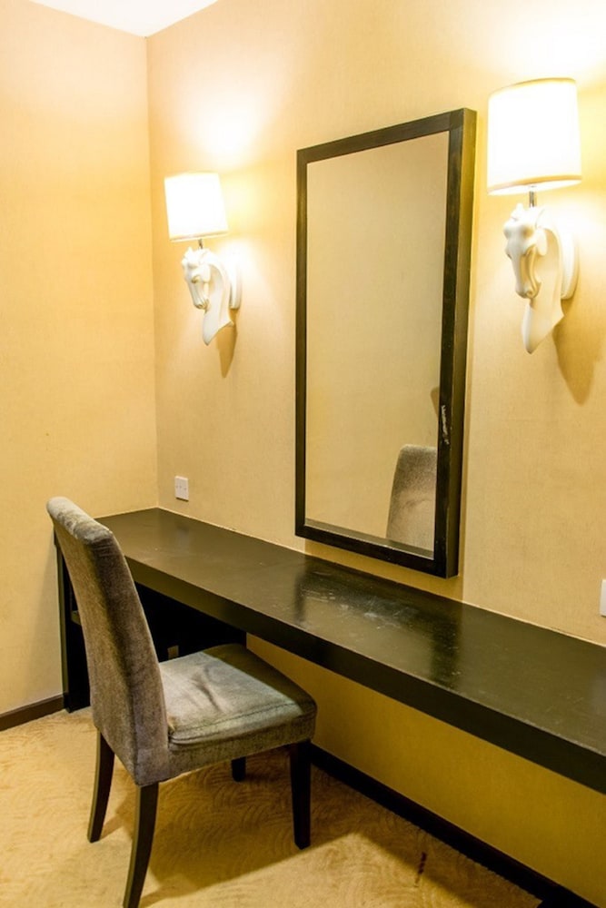 Executive Suite photo 3