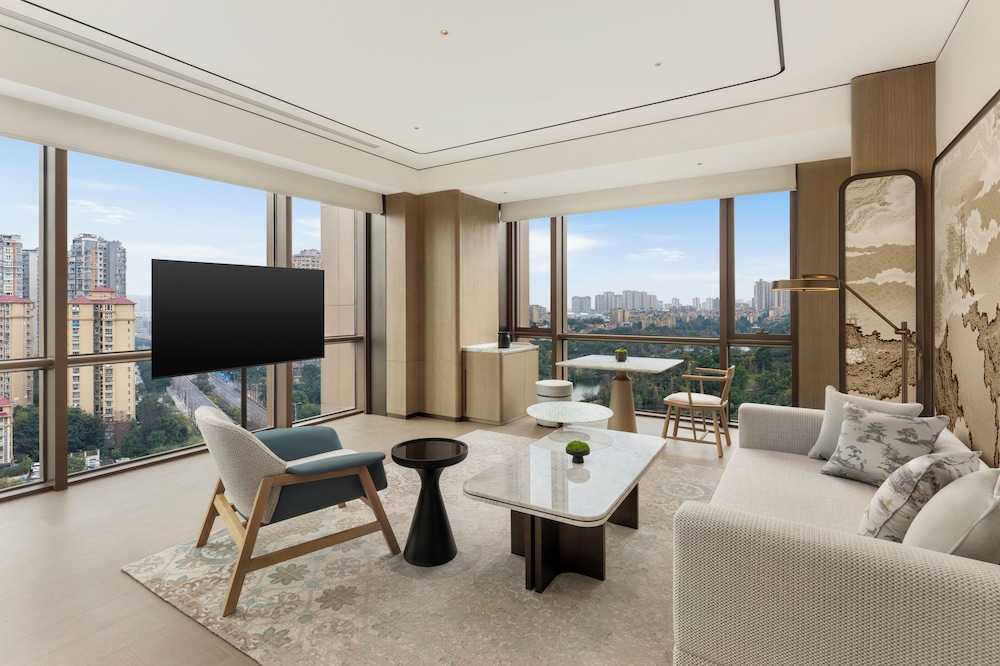 Deluxe Suite, 1 King Bed