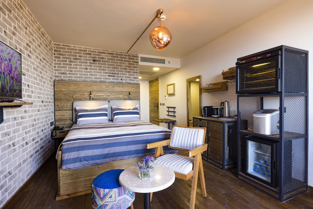 Superior Room, 1 King Bed, Non Smoking, Sea View