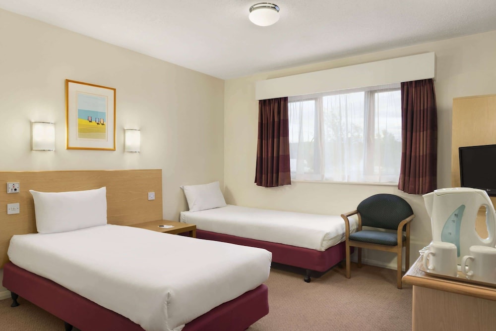 Family Room, Multiple Beds, Non Smoking - Photo 1