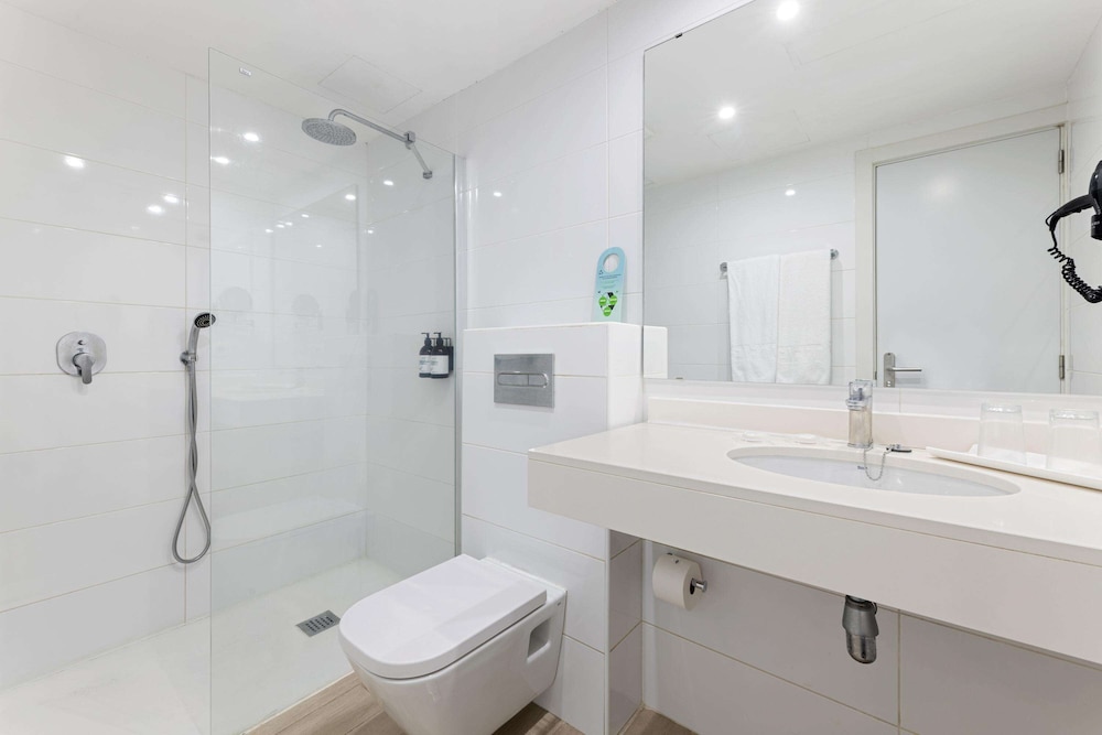Superior Apartment, 1 Bedroom, Kitchenette thumbnail 6