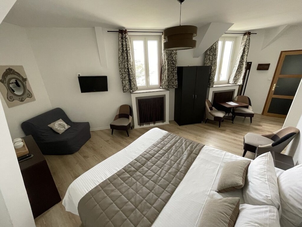 Family Room, Multiple Beds, River View photo 1