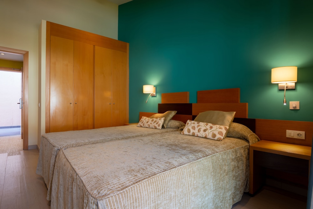 One-Bedroom Apartment Plus with Large Balcony (2 adults + 1 child)