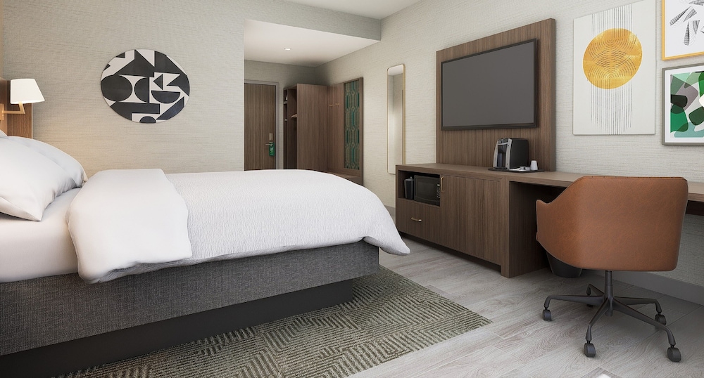 Standard Room, 1 King Bed, Accessible Bathtub (Communications) - Photo 1