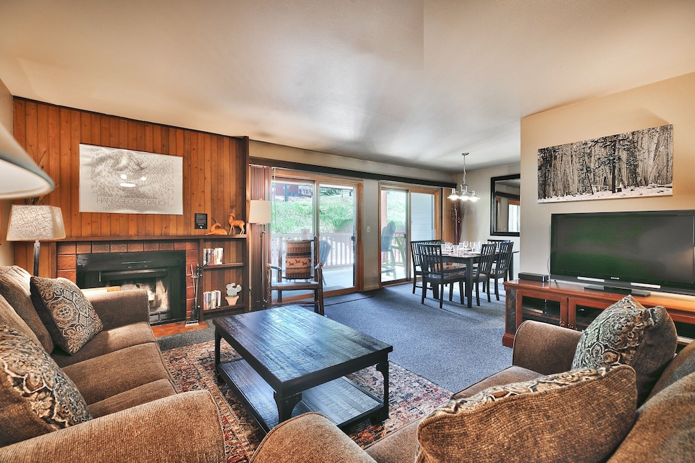 Condo, 2 Bedrooms