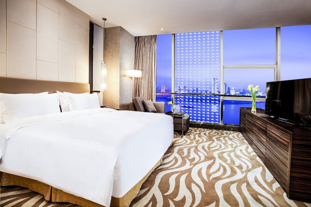 Suite, 1 King Bed