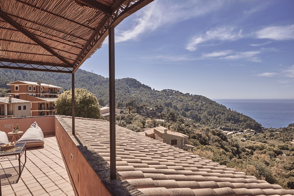 Panoramic suite, 1 bedroom, terrace, sea view Spa access not included