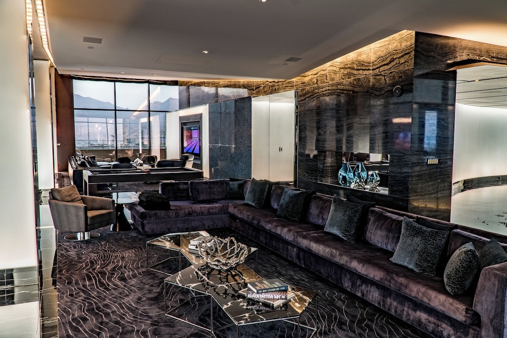 One 80 Suite - Photo 6