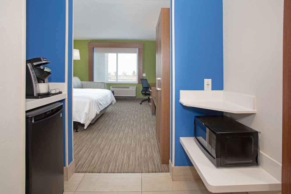 Standard Room, 1 King Bed, Mobility Accessible (Communications) - Photo 3