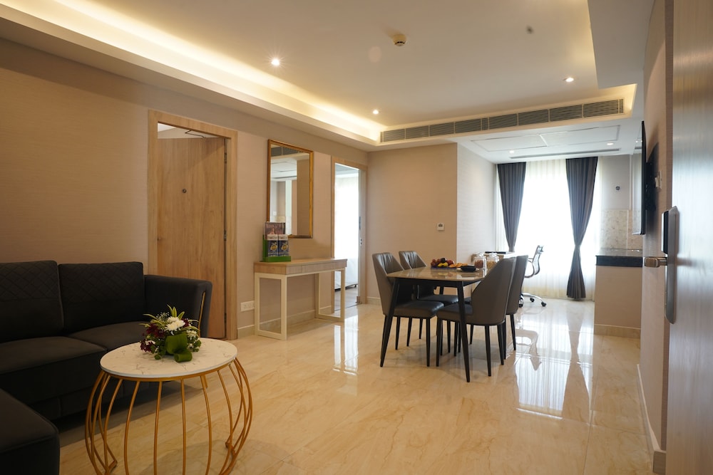 Suite, Multiple Beds
