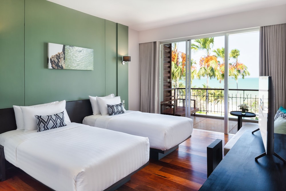 Deluxe Room, 2 Twin Beds, Sea View