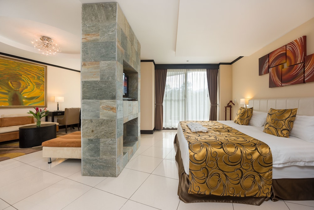 Master Suite Volcano View - Photo 1