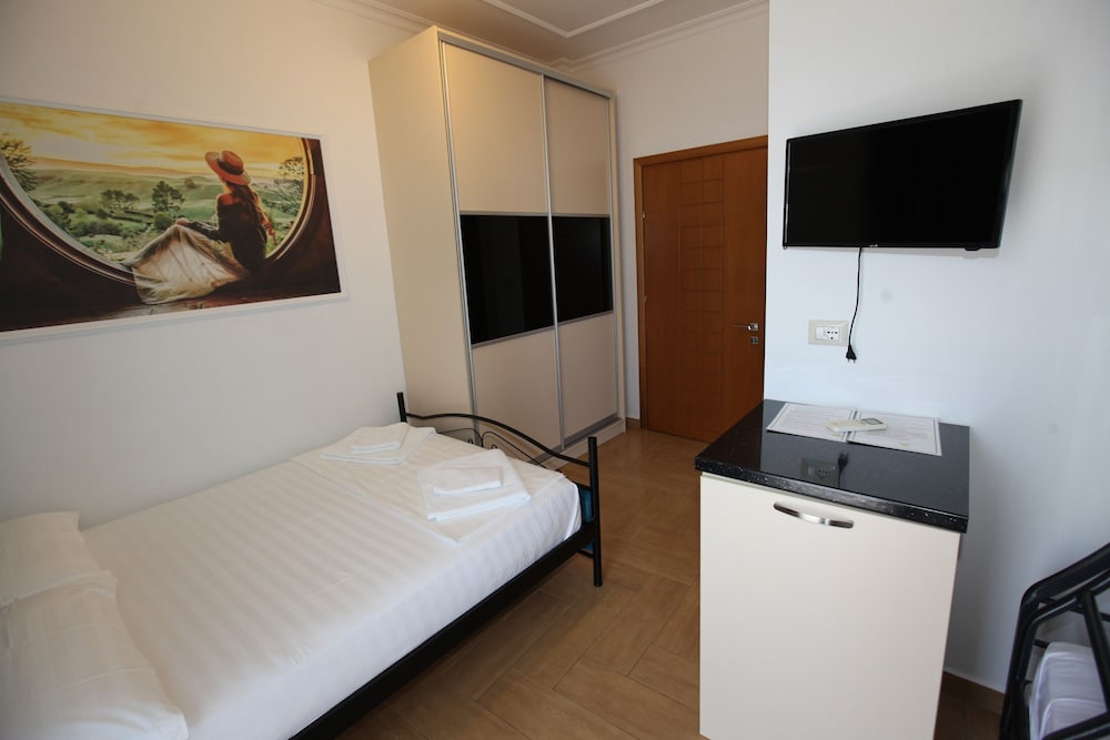 Quadruple Room, Partial Sea View