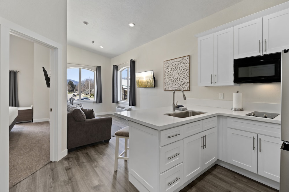 Schweitzer Suite