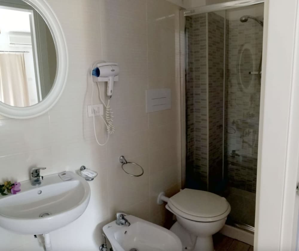 Standard Room photo 2